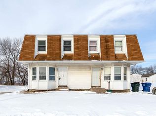 5716 N Division St, Davenport, IA 52806