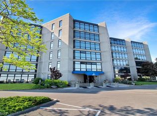 711 W Lakeshore Dr, Pt Clinton, OH 43452