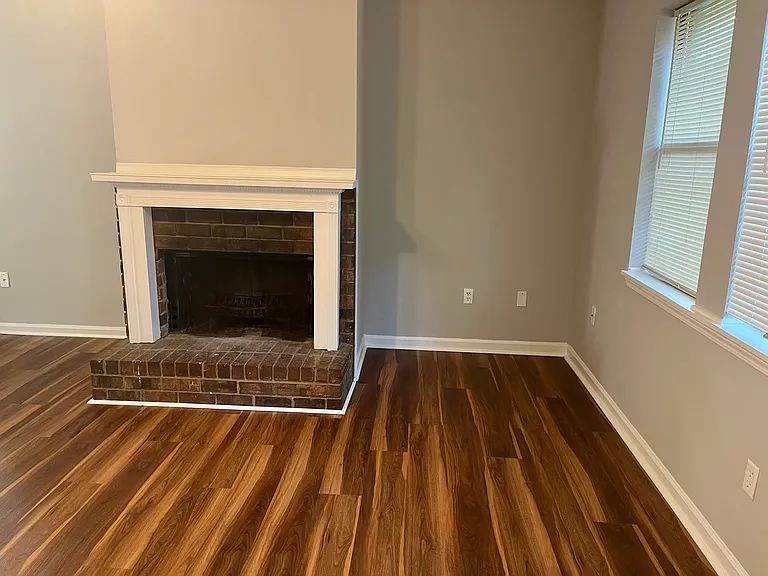 110 Alden Ct #110 — Photo 6