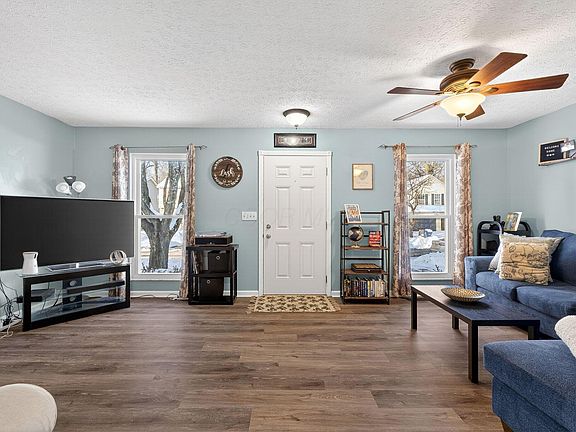 5th image of 4327 Camden Passage Dr