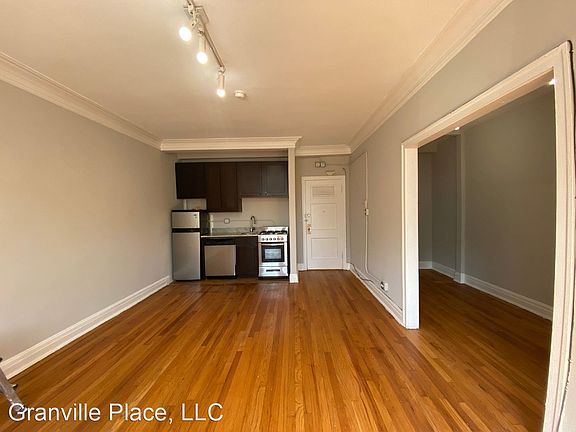 2nd image of 1204 W Granville Ave #3764014