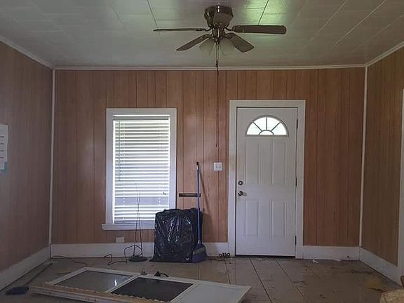 3rd image of 647 Thomas Blvd
