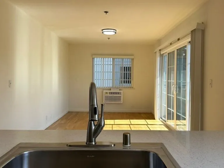 1212 Arapahoe St #305 — Photo 16