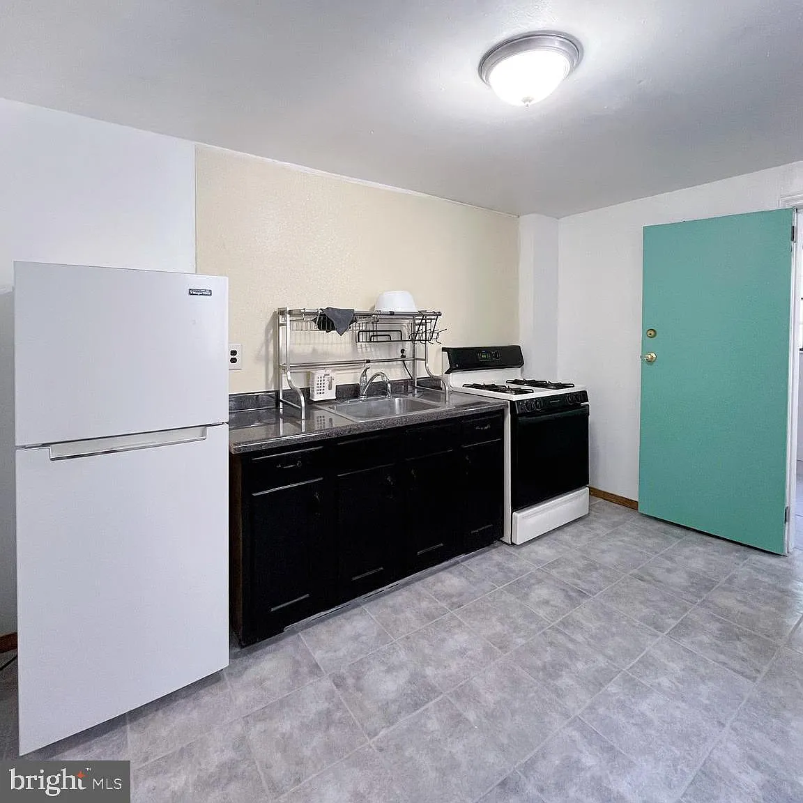 3 bed, 1136 sqft, $1,200 — Photo 4