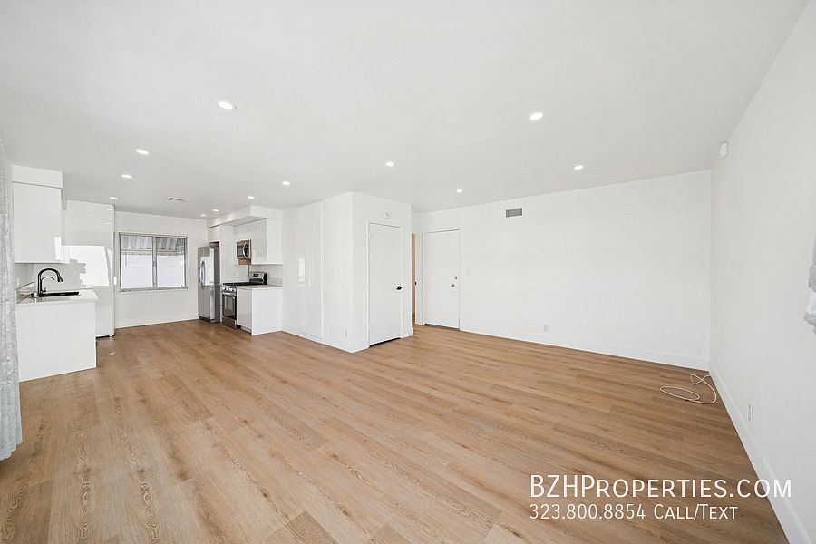 1st image of 919 S Sherbourne Dr APT 3