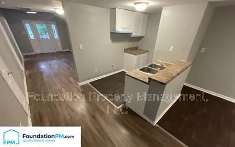 3 bed, 1.0 bath, 1057 sqft, $995 — Photo 4