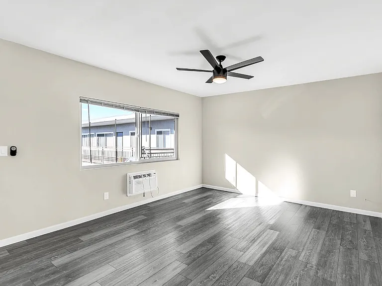 Courtyard Apartments at La Pat Place — Photo 11