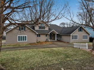 658 Beach Rd, Angola, NY 14006