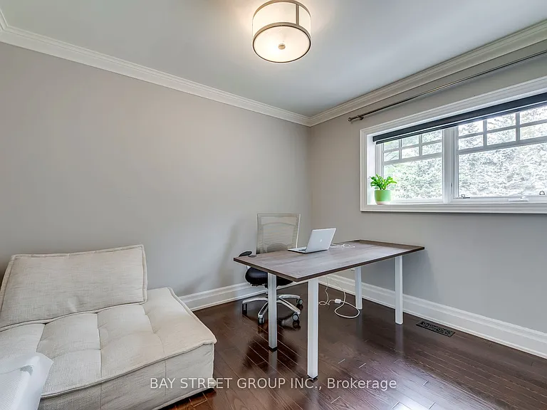 1267 Donlea Cres — Photo 32
