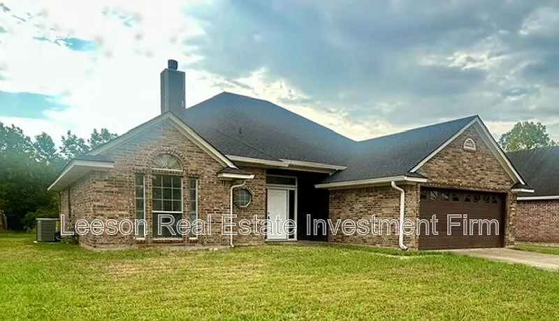 3 bed, 2.0 bath, 1547 sqft, $2,000 — Photo 2
