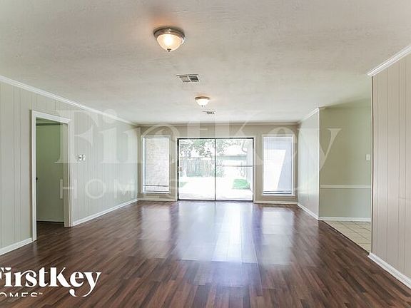 3rd image of 14531 Duncannon Dr