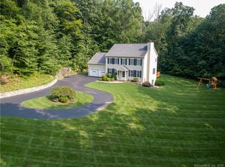 24 Chauncey Dr, Oxford, CT 06478