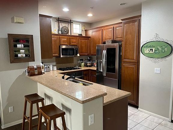 4th image of 9241 Calmante Ln