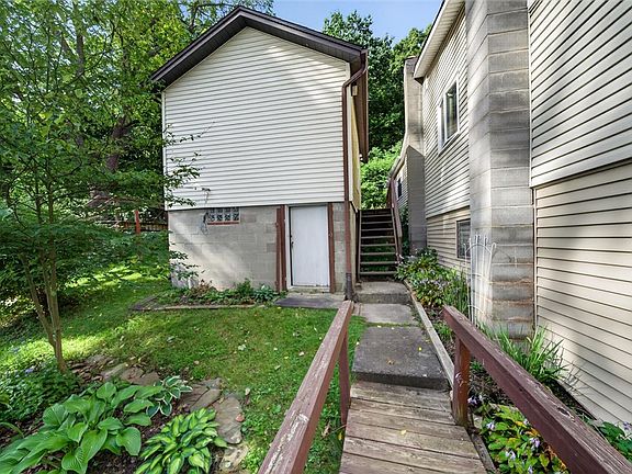 3rd image of 6125 W Lake Rd