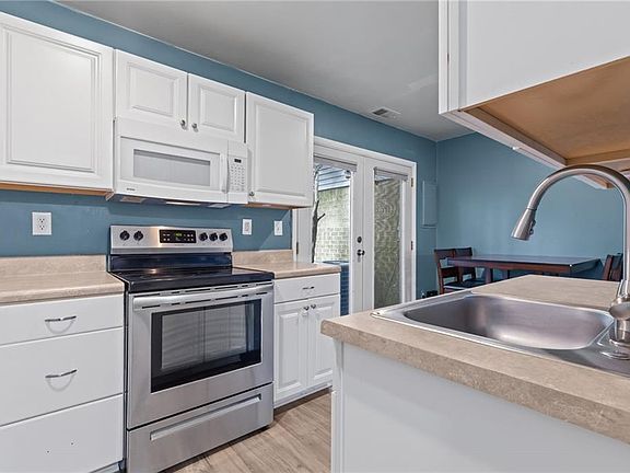 5th image of 3737 Bancroft Dr