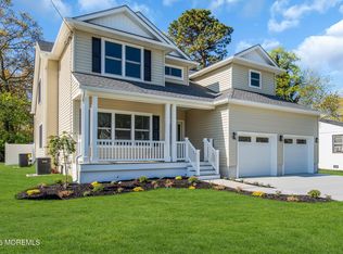 318 E Cape May Ave, Ocean Gate, NJ 08740