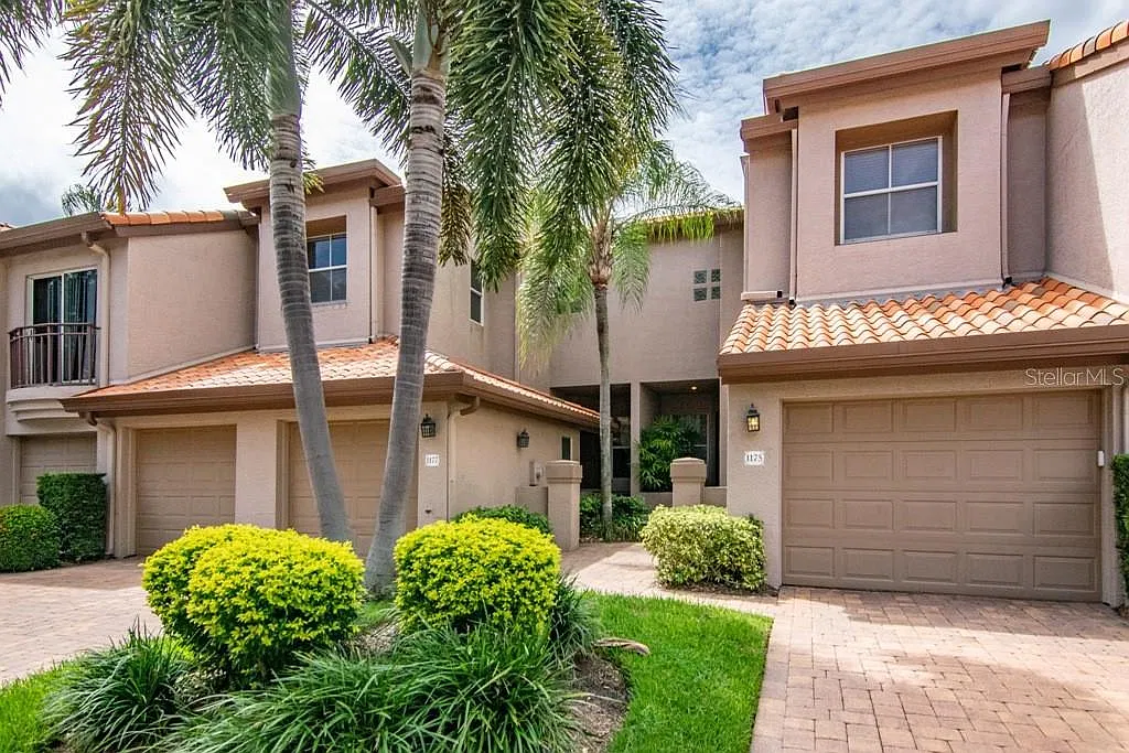 3 bed, 2.5 bath, 1480 sqft, $4,200 — Photo 1