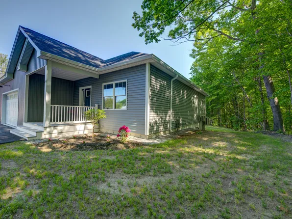 7 River Oaks Way #2, Falmouth, ME 04105