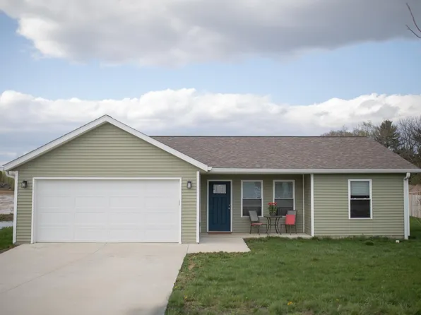 7310 W Upland Dr, Bloomington, IN 47404