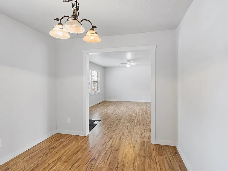220 Minnesota Ave — Photo 9