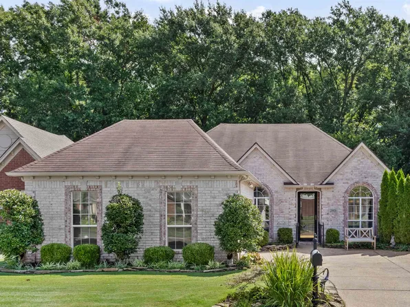 280 Fountain River Dr, Memphis, TN 38120