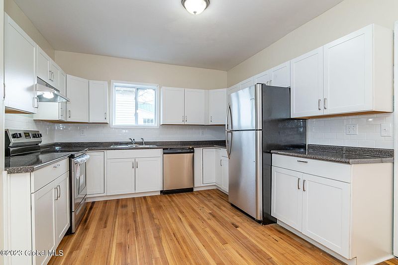3rd image of 117 Shannon Avenue
