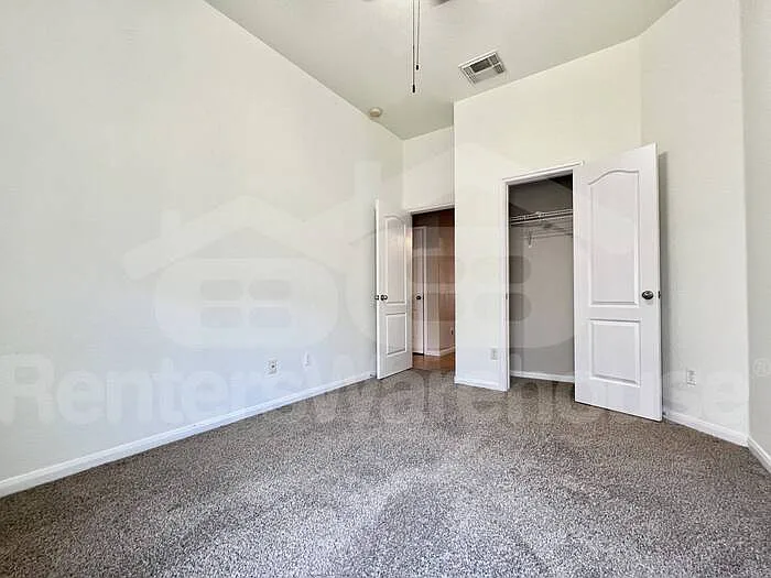 2217 Westfalian Trl — Photo 10