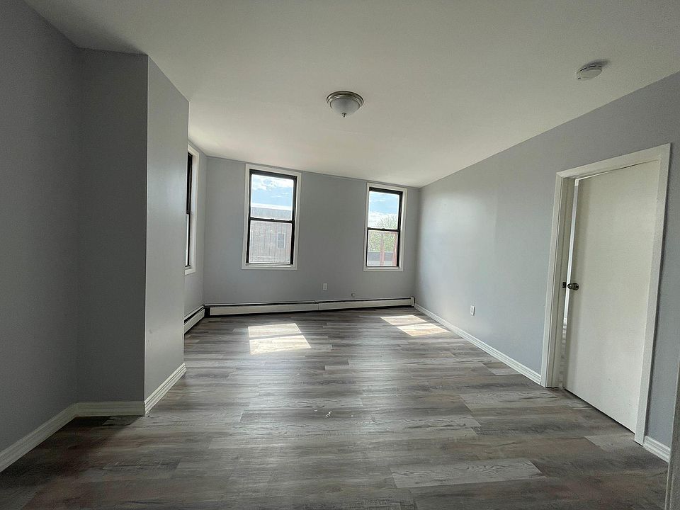 2nd image of 117 Ocean Ave #3