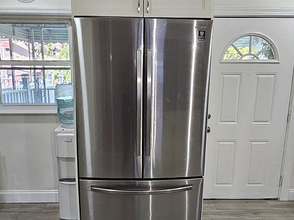 3rd image of 1023 E 228th St
