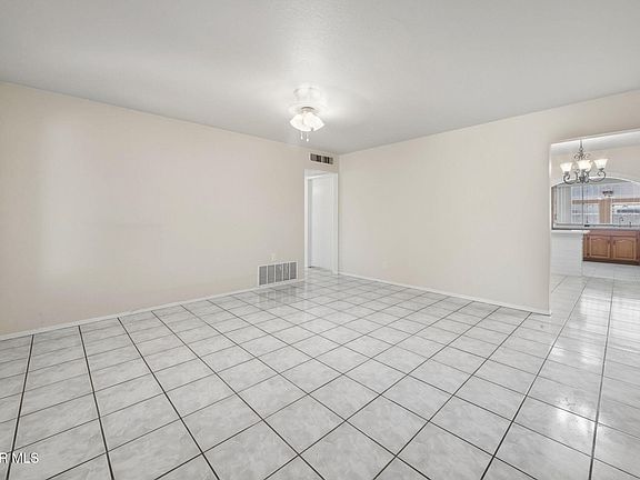 5th image of 5436 Edmonton Ave