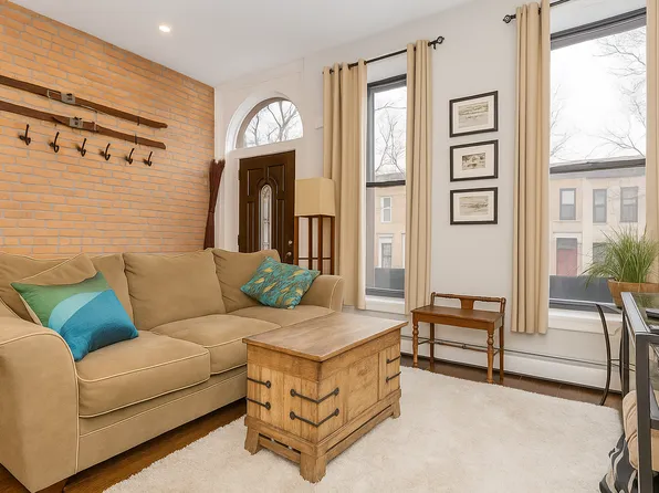 544 Lexington Avenue image 1 of 11