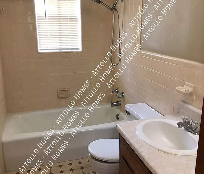 105 Eastwood — Photo 19