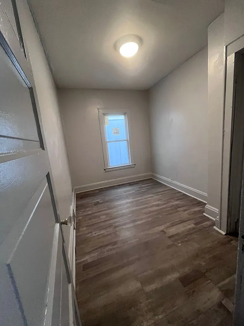 4008 Ardmore Ave — Photo 4
