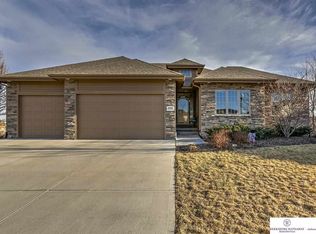 20007 Covington Cir, Gretna, NE 68028