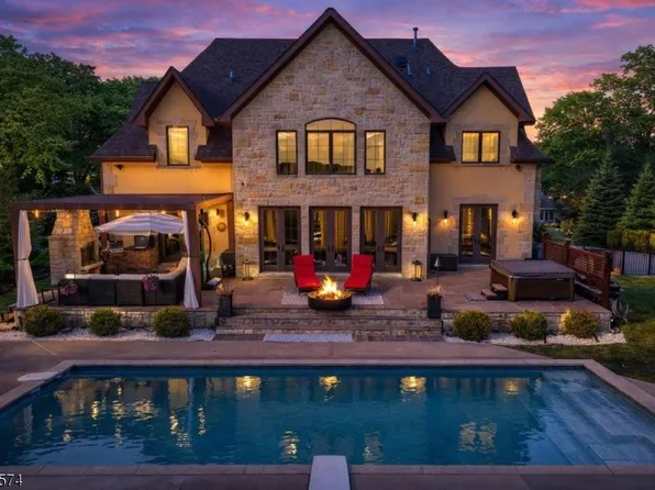 9 Catalina Dr, Byram Twp., NJ 07871