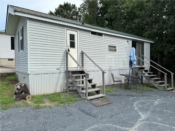 109 Hummingbird Cir, New London, NC 28127