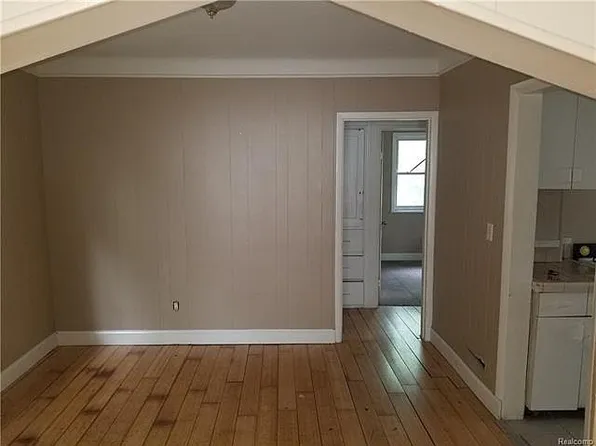 35 N Shirley Ave, Pontiac, MI 48342