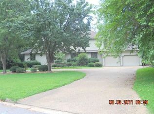 1605 Bohnhoff Dr, Virginia Beach, VA 23454