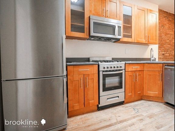 2nd image of 553 Wilson Ave #2B