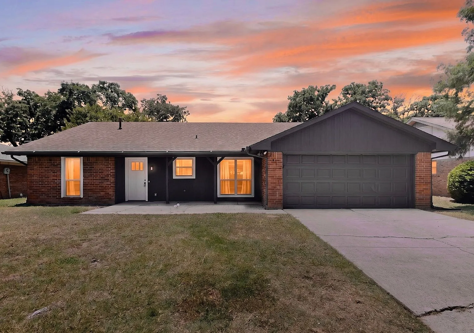 Newly Renovated Home In Grapevine Ready To Be Yours — Photo 1