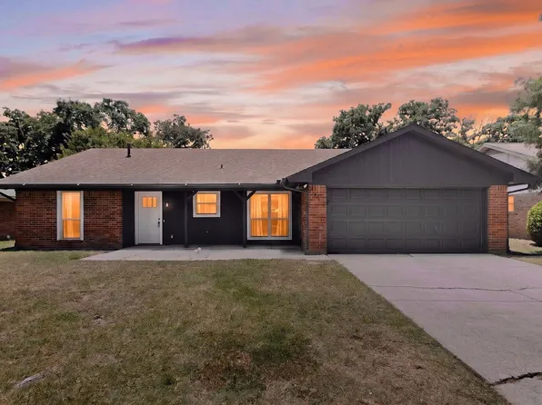2919 Panhandle Dr, Grapevine, TX 76051