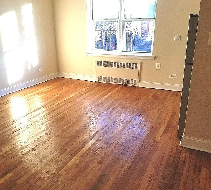 2nd image of 2612 W 2nd St APT 2F