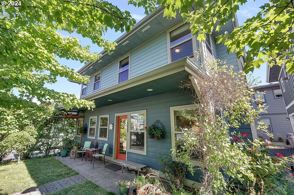 1229 29th St, Hood River, OR 97031 | Zillow
