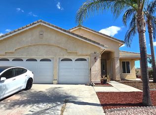 37 Corte Rivera, Lake Elsinore, CA 92532