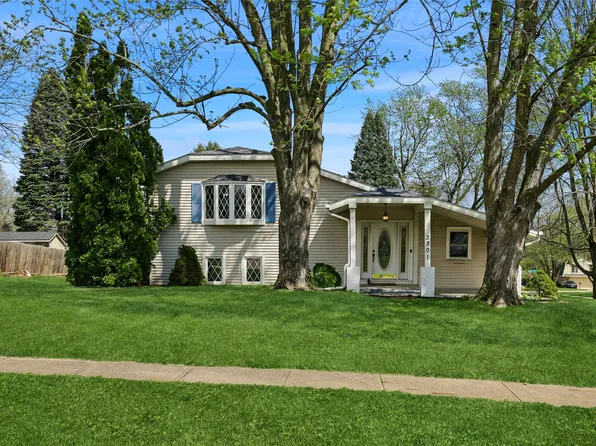 3301 Melanie Dr, Urbandale, IA 50322