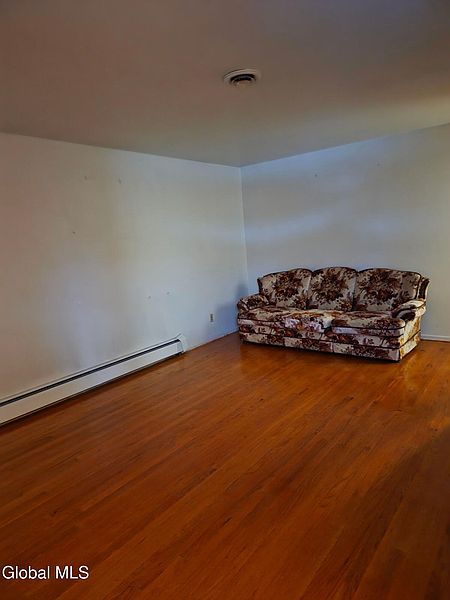 3rd image of 37 Briar Avenue