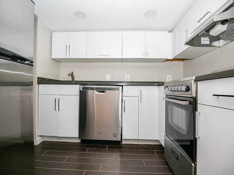 927 Pine St #202 — Photo 5