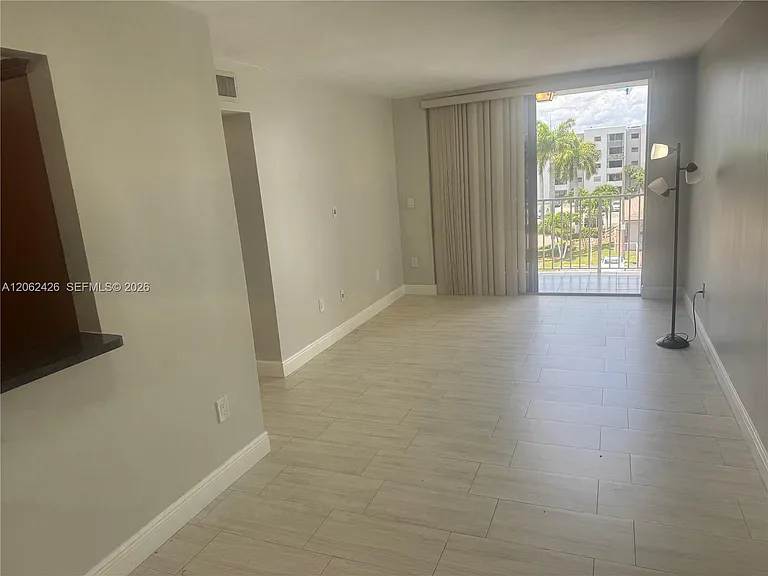 8075 NW 7th St #403 — Photo 16