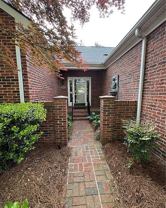 1st image of 1805 Country Club Dr