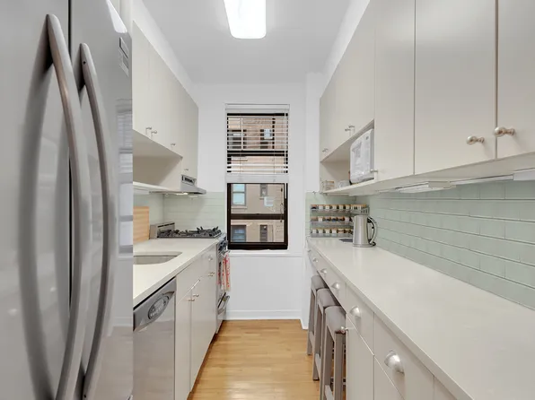 152 East 94th Street 7F image 3 of 5